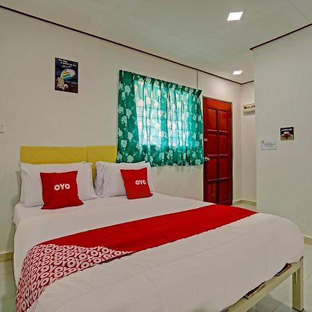 מלון Kampong Raja Capital O 90423 Teratai Chalet מראה חיצוני תמונה
