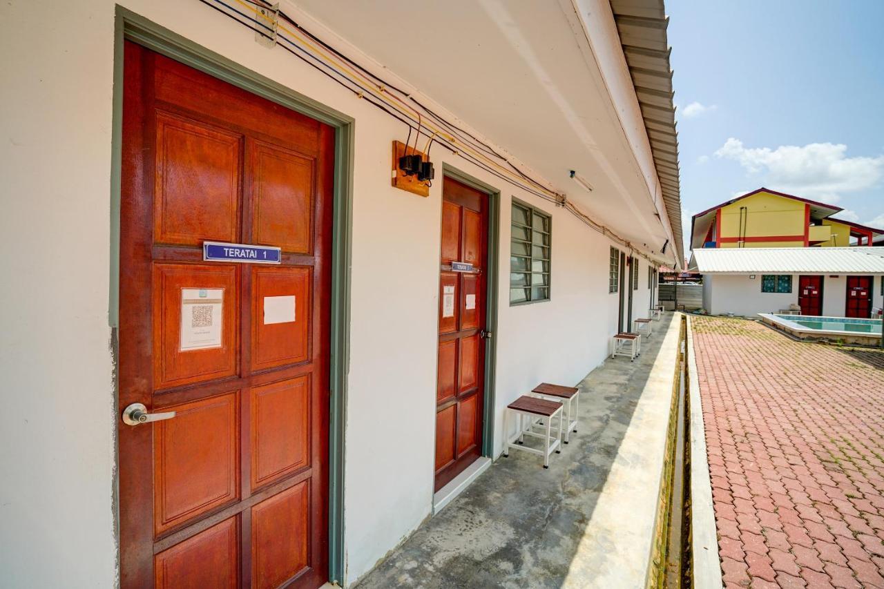מלון Kampong Raja Capital O 90423 Teratai Chalet מראה חיצוני תמונה