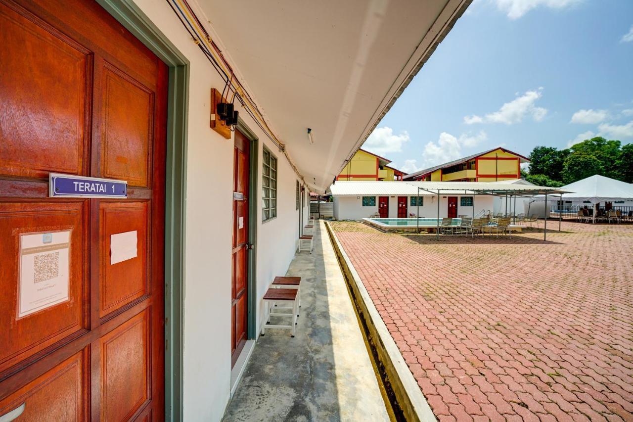 מלון Kampong Raja Capital O 90423 Teratai Chalet מראה חיצוני תמונה