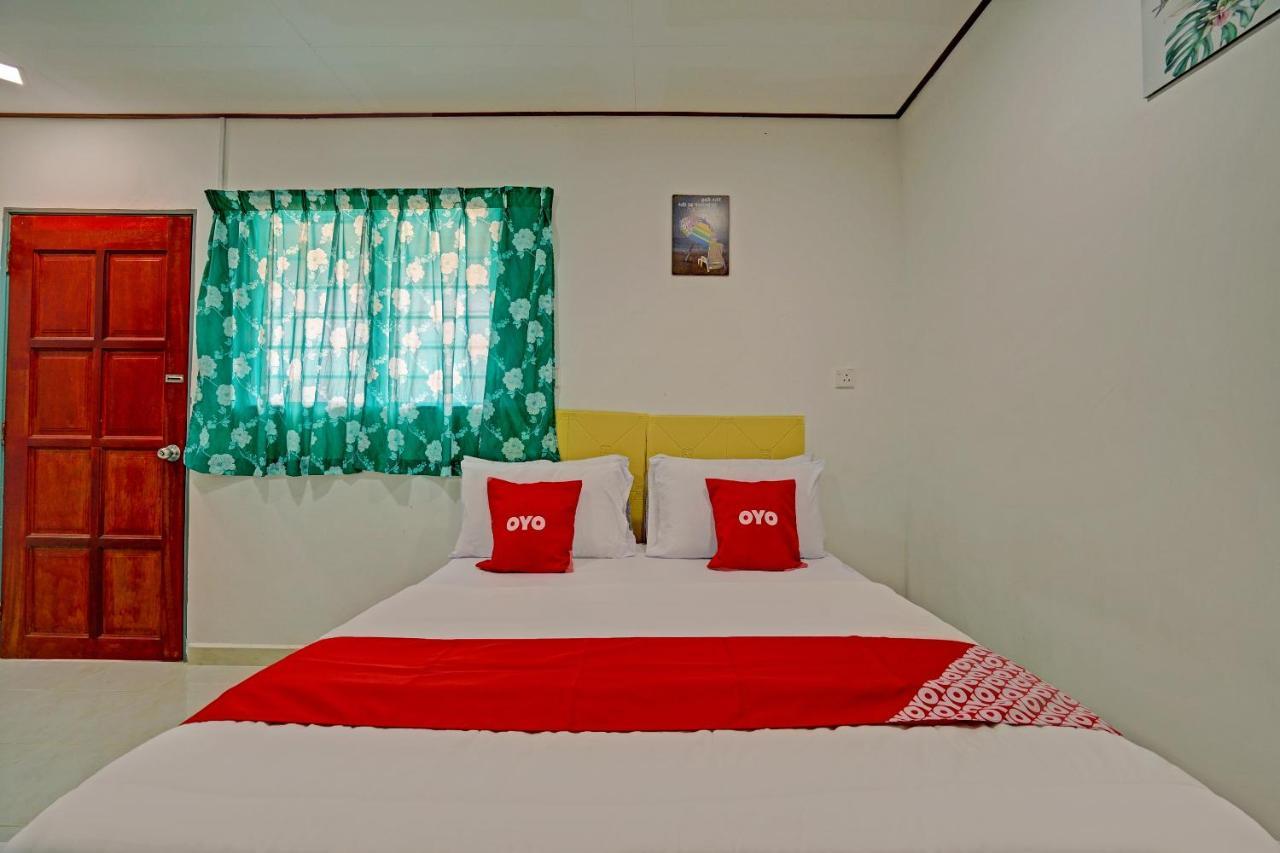 מלון Kampong Raja Capital O 90423 Teratai Chalet מראה חיצוני תמונה