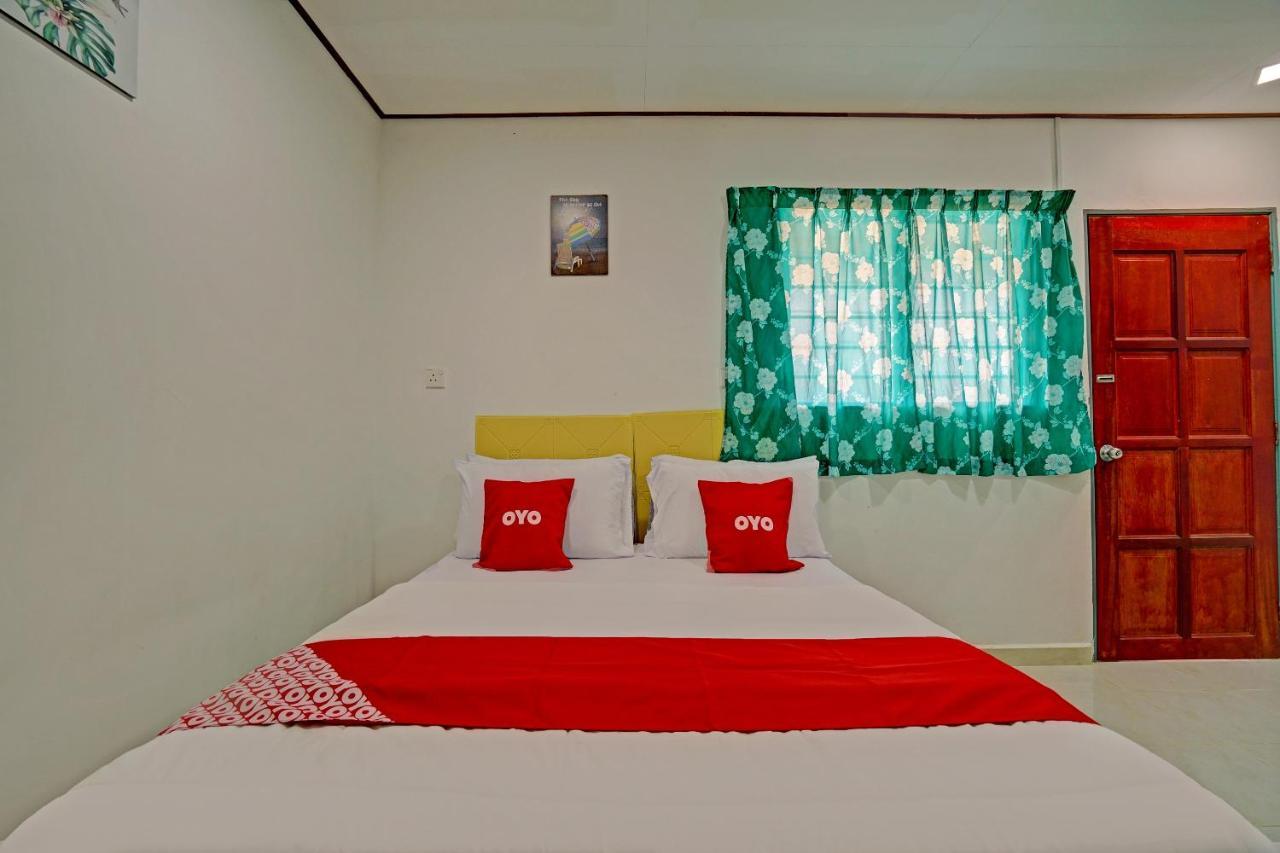 מלון Kampong Raja Capital O 90423 Teratai Chalet מראה חיצוני תמונה